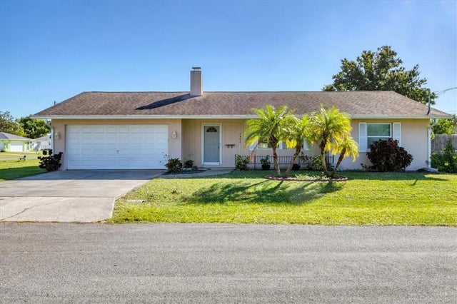 2404 Pine Court, NOKOMIS