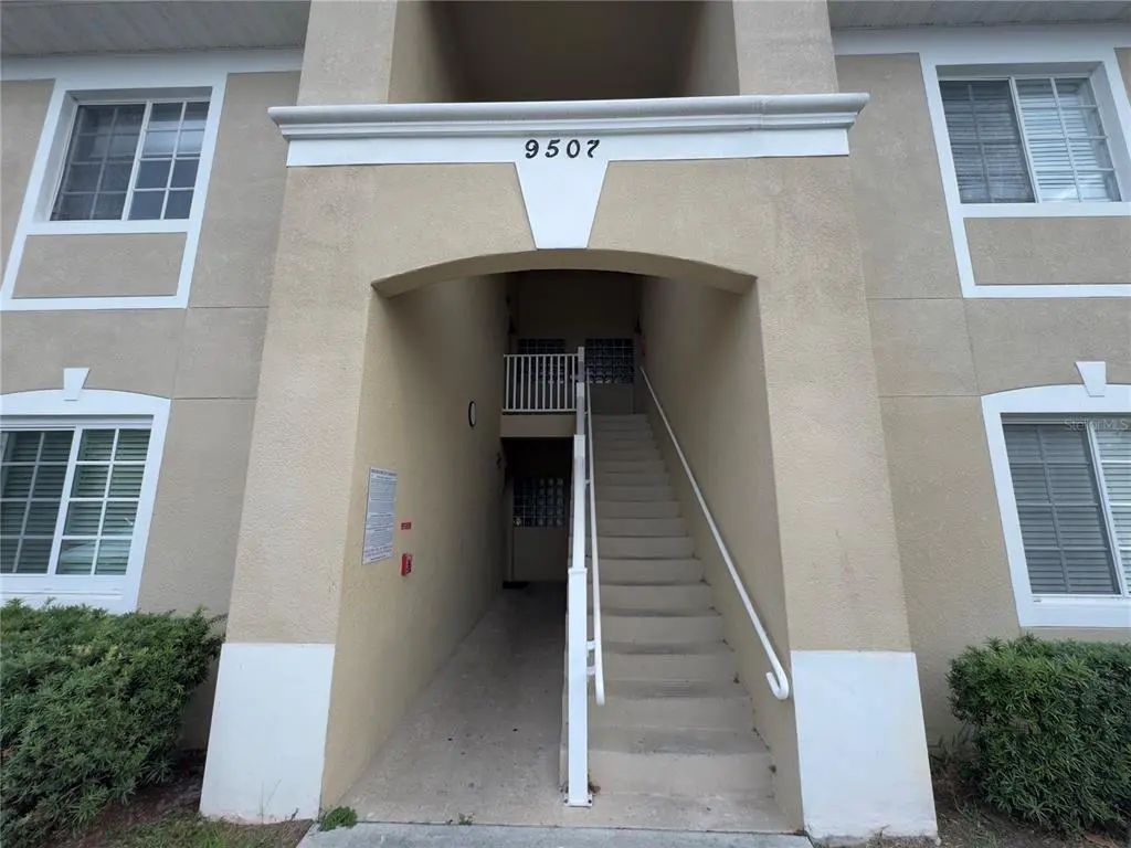 9507 Amberdale Court 201, RIVERVIEW