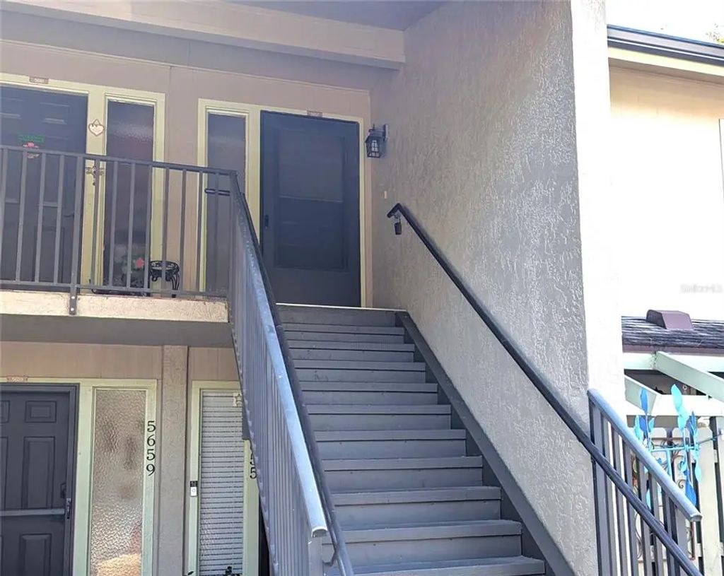 5657 Summer Side Lane 33b, SARASOTA