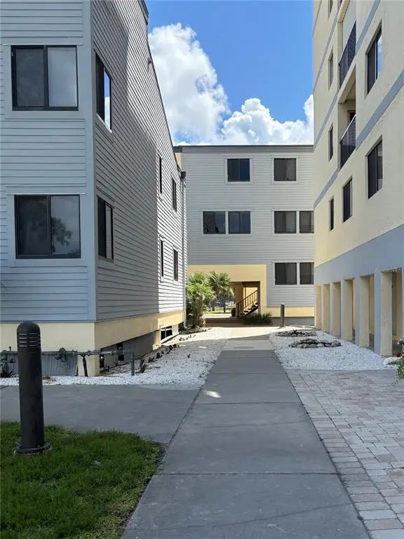 Gulf Shores Realty: 22 bb57618c9ecb76d8067c622053bbff7a l