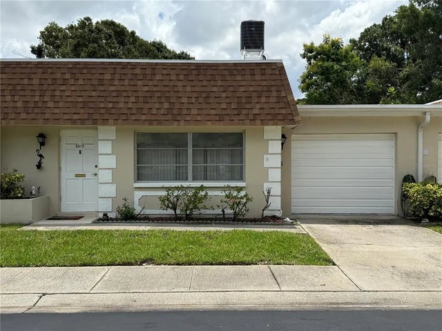 8215 Burgundy Drive N 8215, PINELLAS PARK