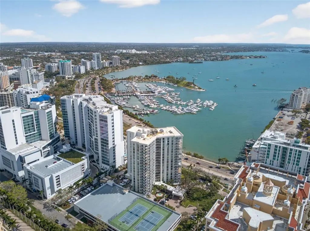 1111 N Gulfstream Avenue 16d