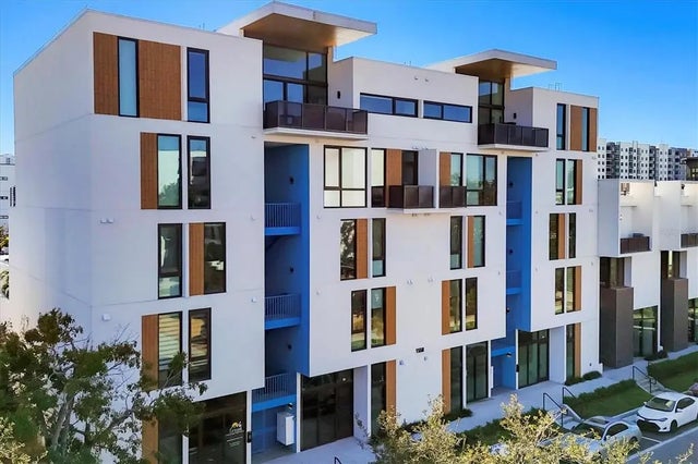 1558 4th Street 216, SARASOTA