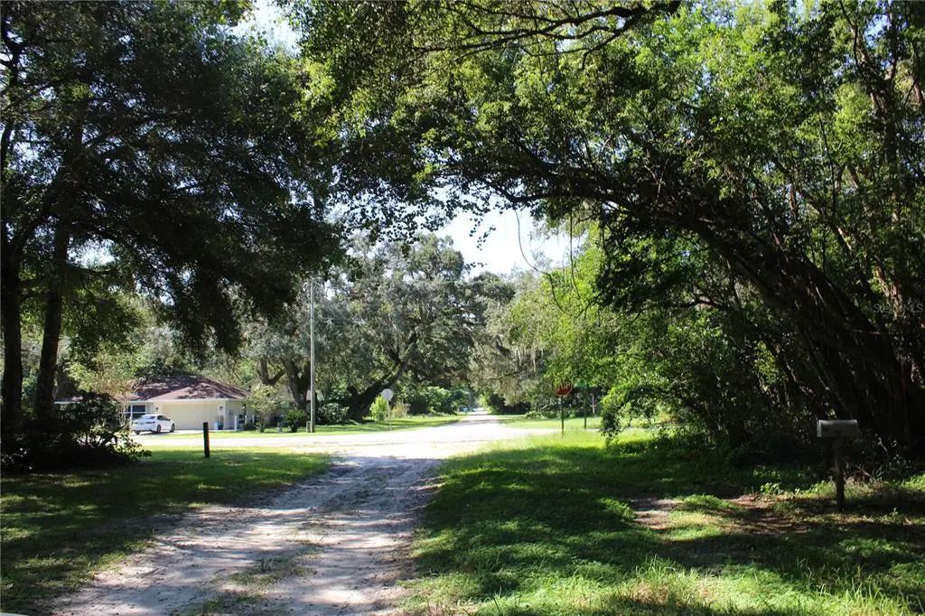 Grand Avenue, BROOKSVILLE