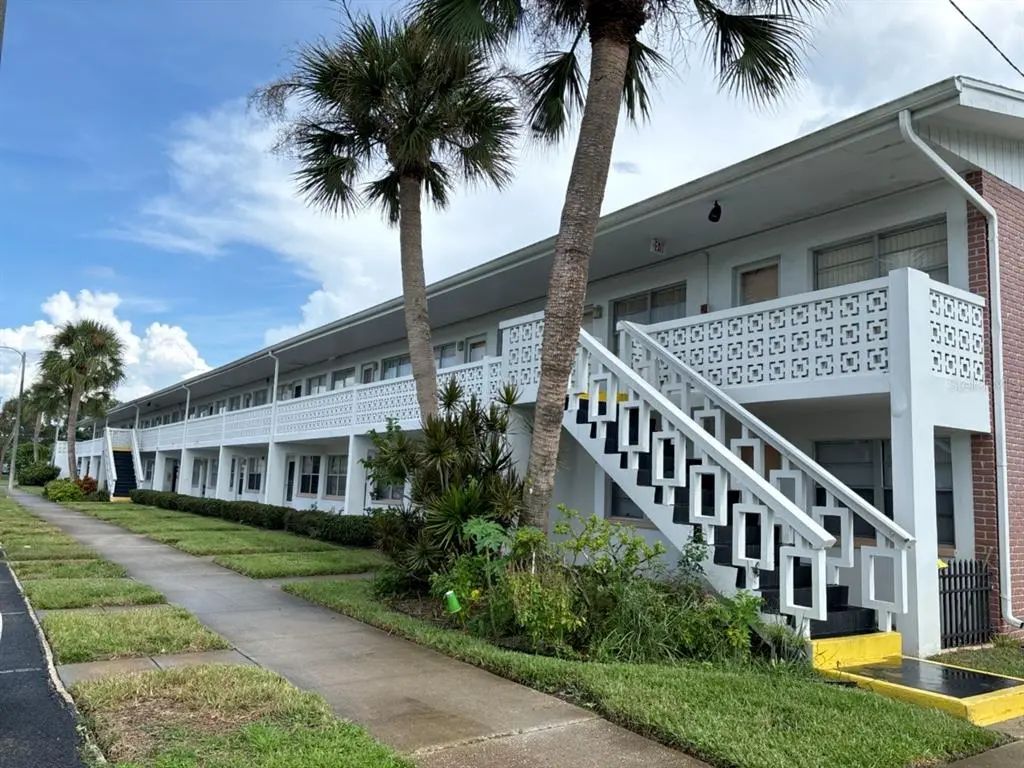 1000 79th Avenue N 102, ST. PETERSBURG