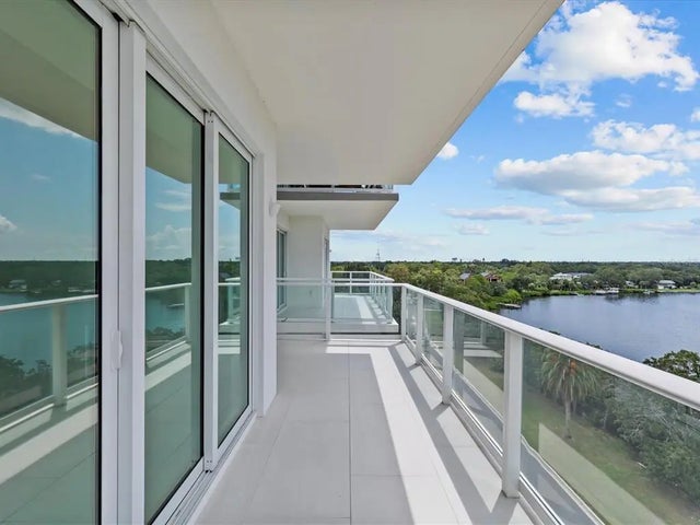 1020 Sunset Point Road 611, CLEARWATER