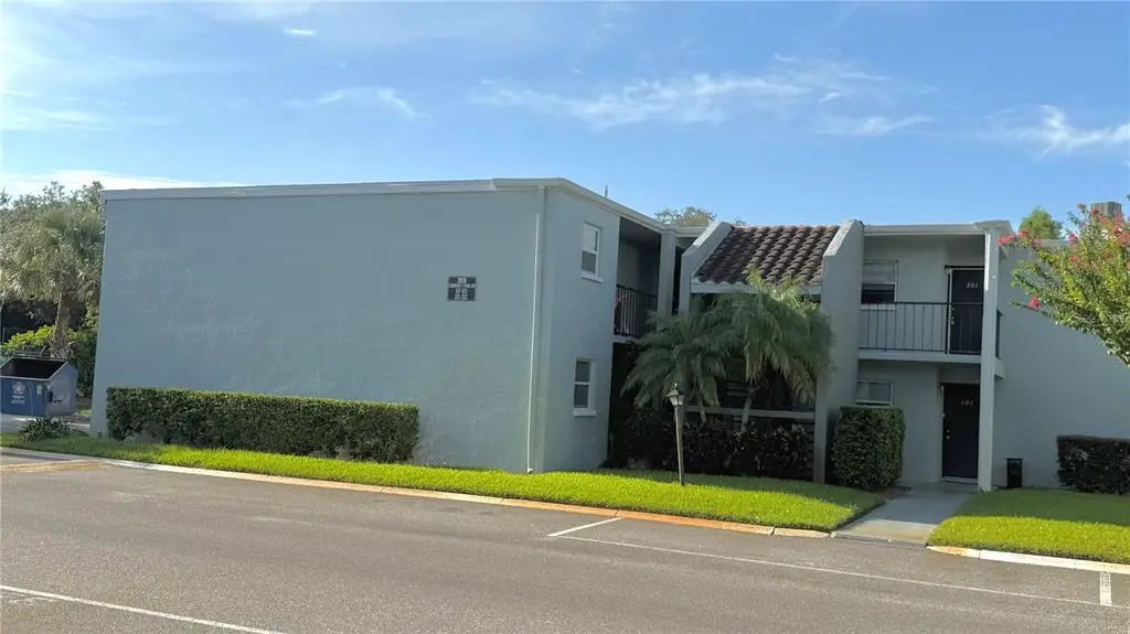 2830 Somerset Park Drive 202, TAMPA