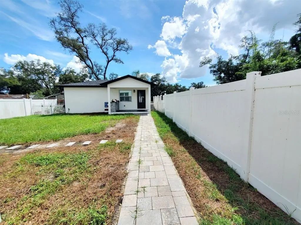 922 W Knollwood Street 2, TAMPA