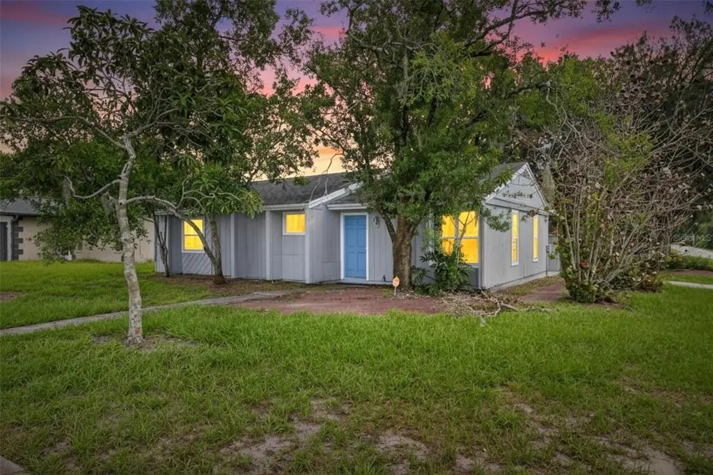 5001 Whiteway Drive, TAMPA