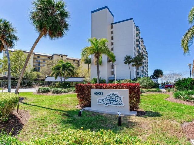 660 Island Way 703, CLEARWATER BEACH