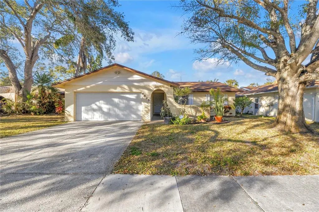 6825 Circlecreek Drive, PINELLAS PARK