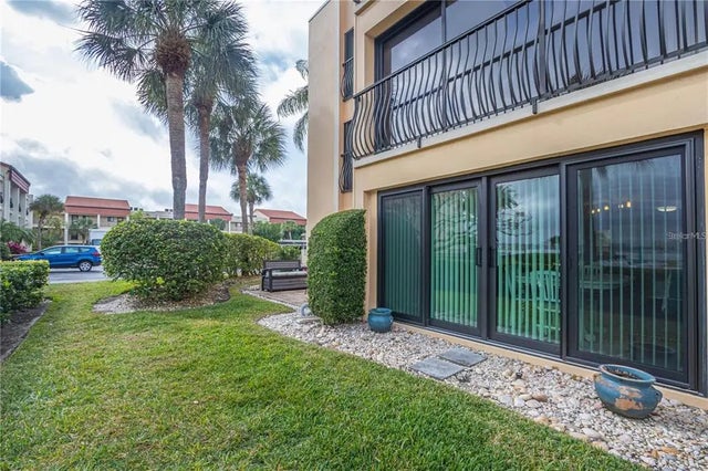 845 S Gulfview Boulevard 101, CLEARWATER
