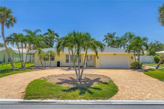 106 22nd Street, BELLEAIR BEACH