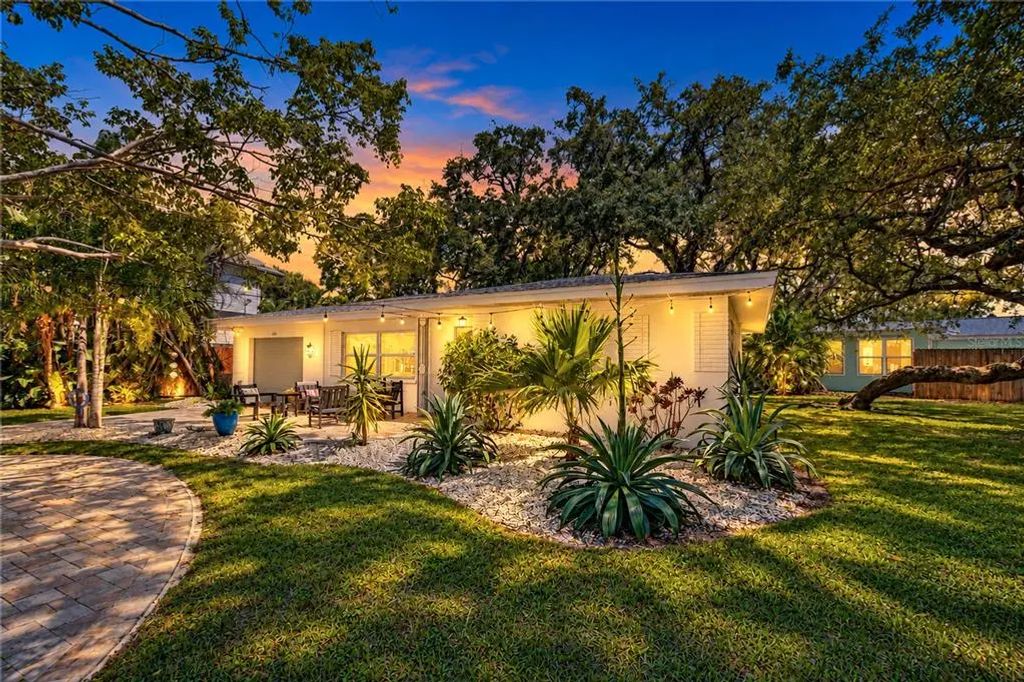 200 Lagoon Drive, PALM HARBOR
