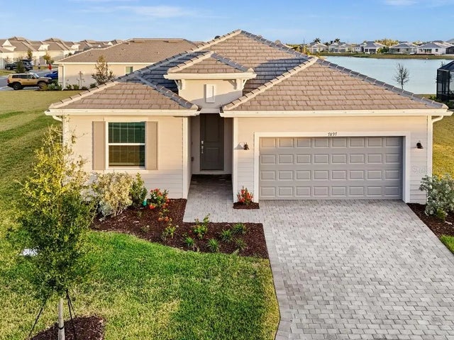 7897 Lakes Edge Lane, PORT CHARLOTTE
