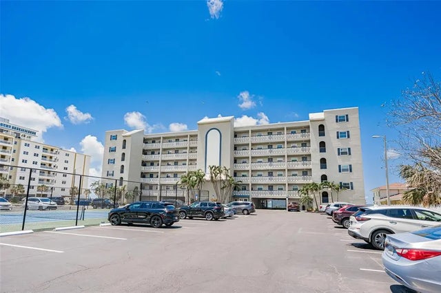 17500 Gulf Boulevard 407, REDINGTON SHORES