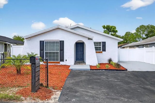 9117 Sandcroft Court, TAMPA