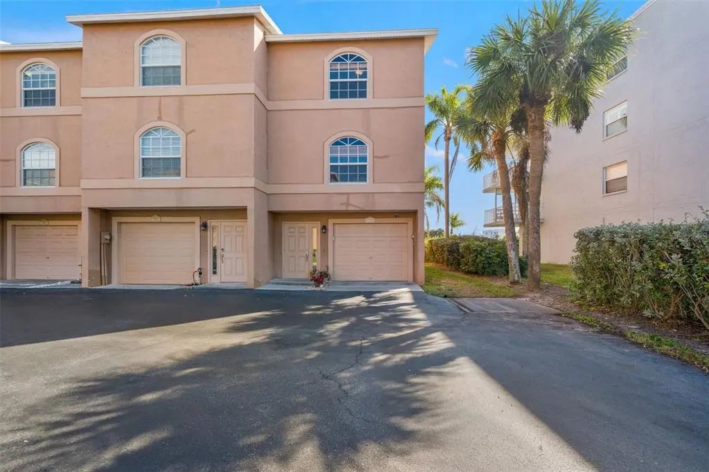 637 Pinellas Bayway S 111, ST PETERSBURG