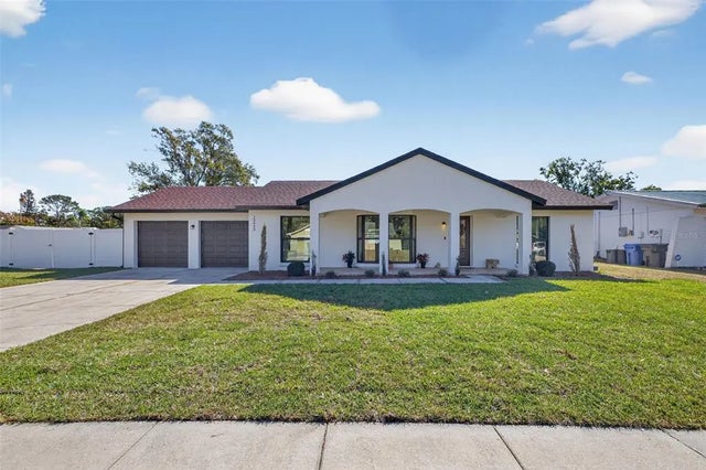 13933 Cherry Creek Drive, TAMPA
