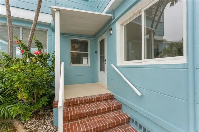 483 E Shore Drive E2, CLEARWATER