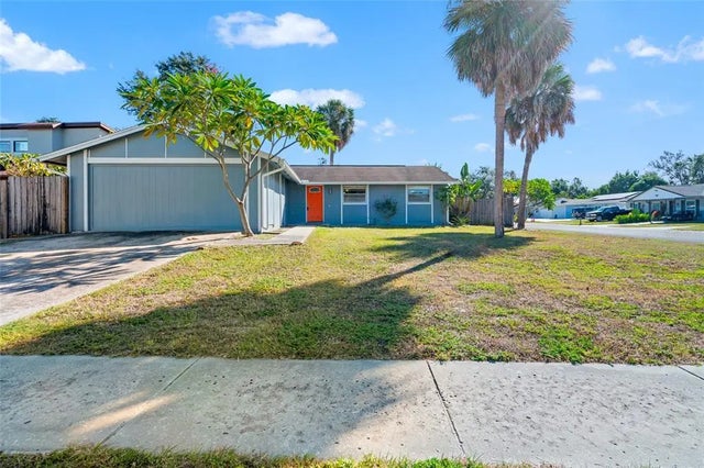 6801 Dickinson Court, TAMPA