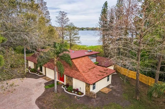 14333 Lake Magdalene Boulevard, TAMPA