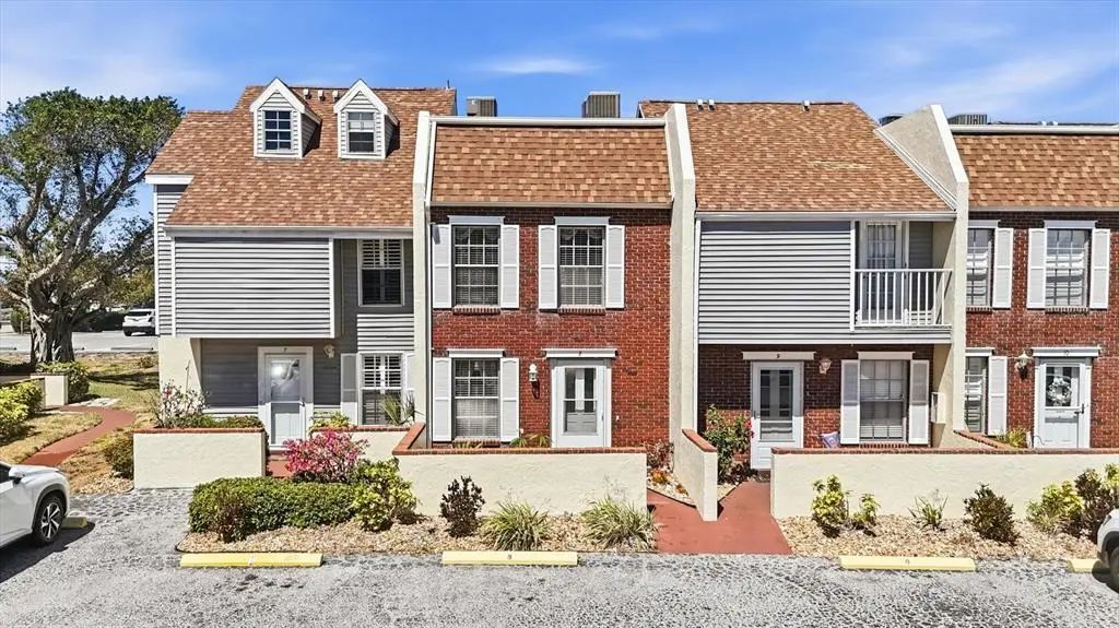 744 Cadiz Road 8, VENICE