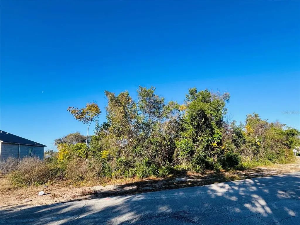 2106 East Gloria Drive, DELTONA