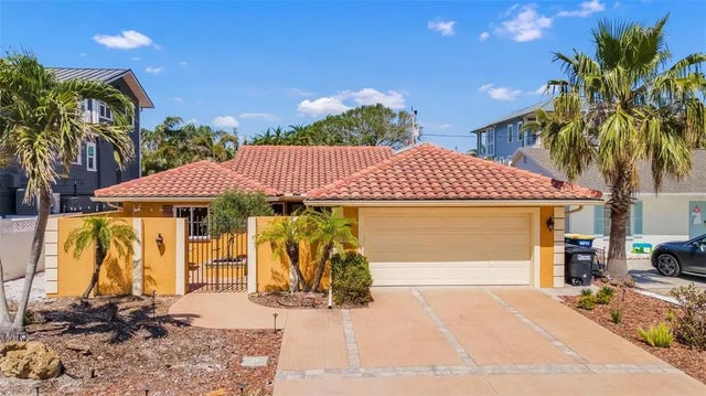 1008 Mandalay Avenue, CLEARWATER