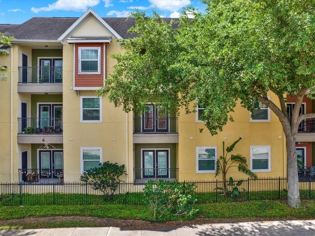 1910 E Palm Avenue 11216, TAMPA