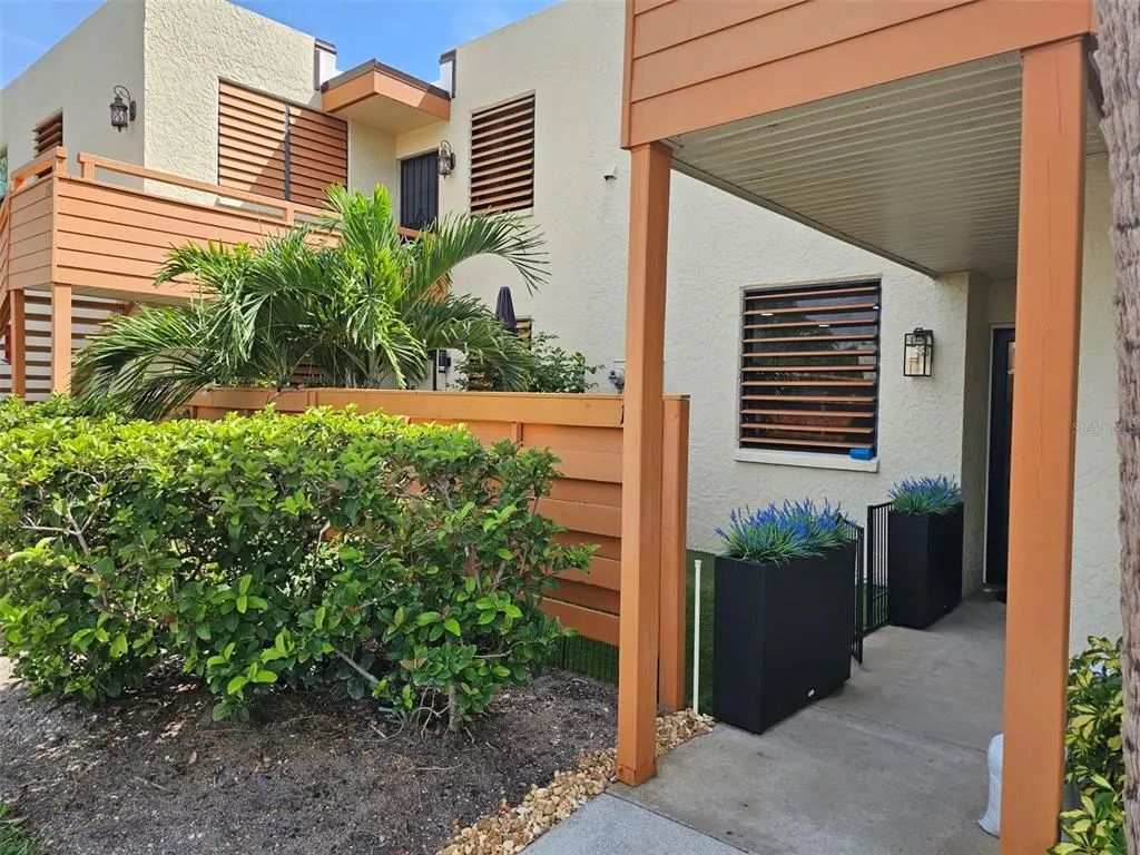 153 Wild Palm Drive 1610, BRADENTON