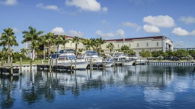 3138 Nautical Place S, ST PETERSBURG