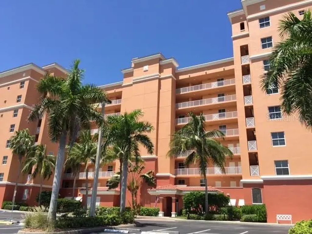 3191 Matecumbe Key Road 303, PUNTA GORDA