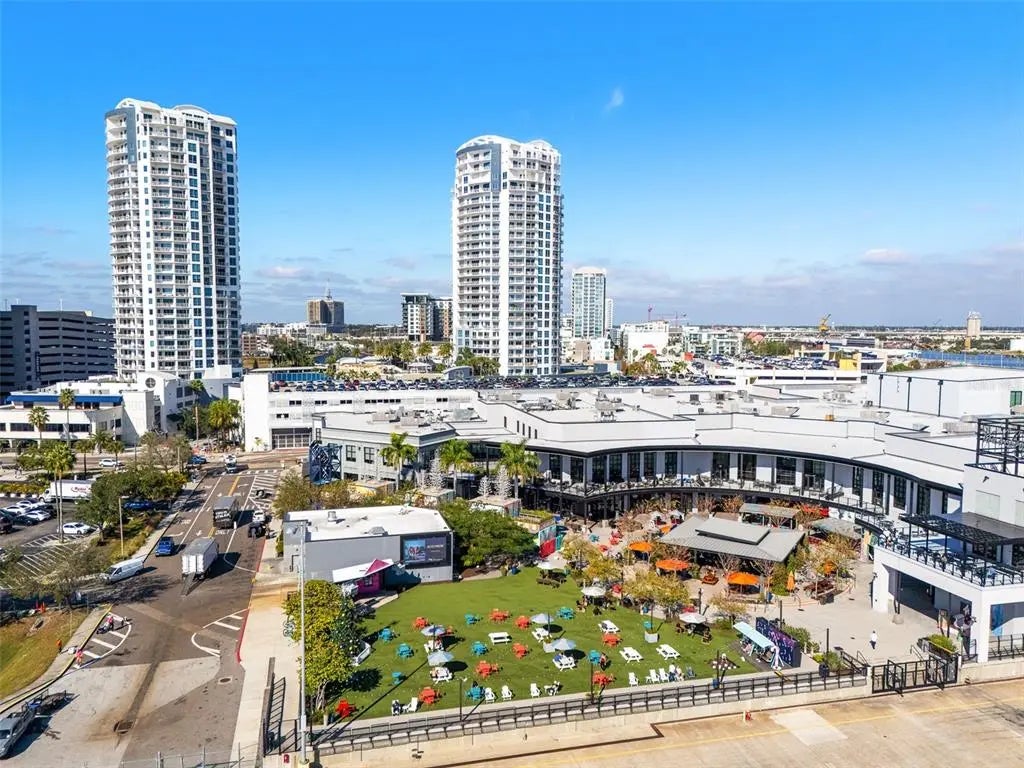 1209 E Cumberland Avenue 501, TAMPA