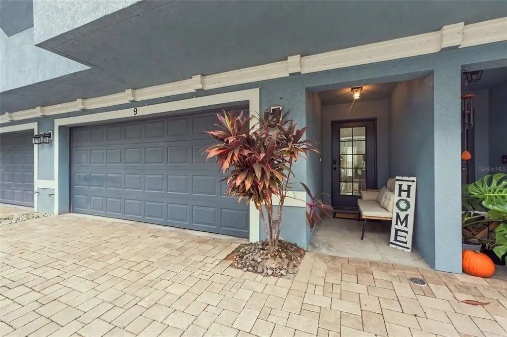 3111 W De Leon Street 9, TAMPA