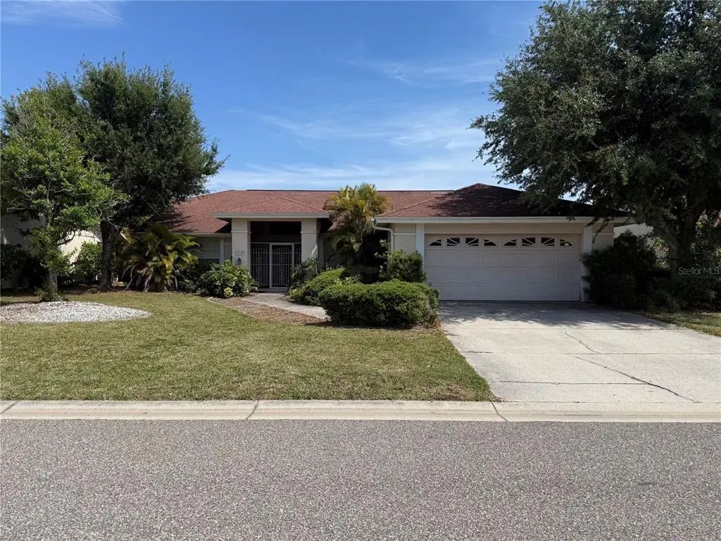 5008 Southern Pine Circle, VENICE