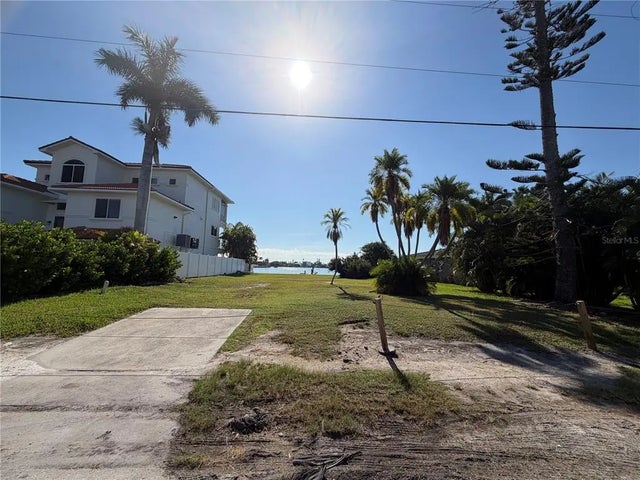 16325 Redington Drive, REDINGTON BEACH