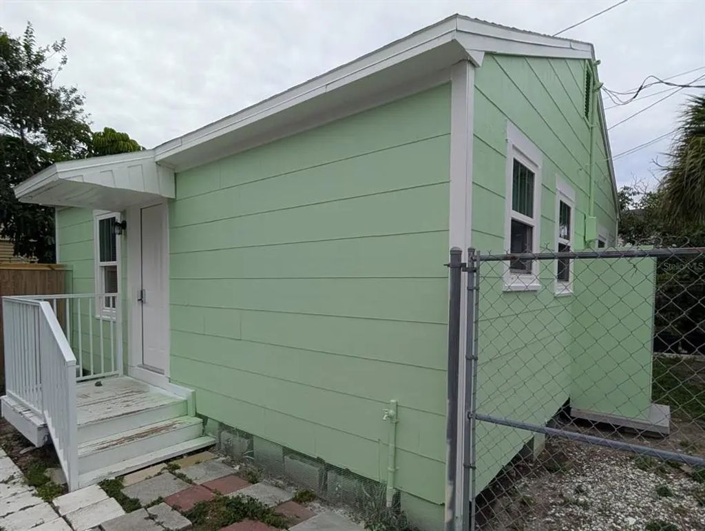 1834 28th Avenue N, ST PETERSBURG