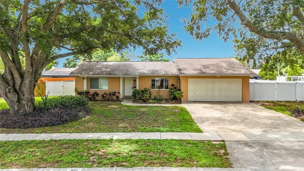 601 Brentwood Place, BRANDON