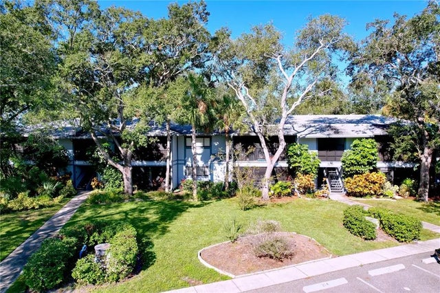 3241 Fox Chase Circle N 103, PALM HARBOR
