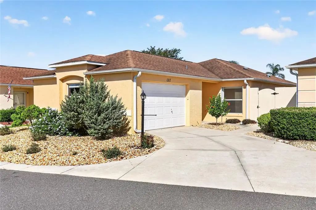 1217 Santa Cruz Drive, THE VILLAGES