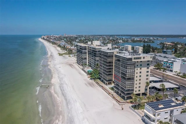 15400 Gulf Boulevard 402, MADEIRA BEACH