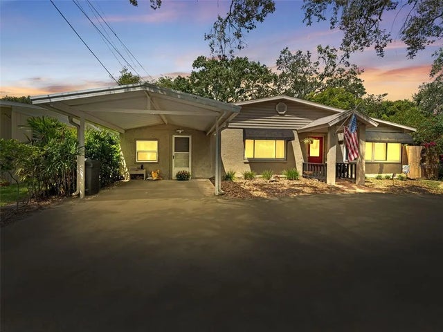 12510 Noreast Lake Drive, TAMPA