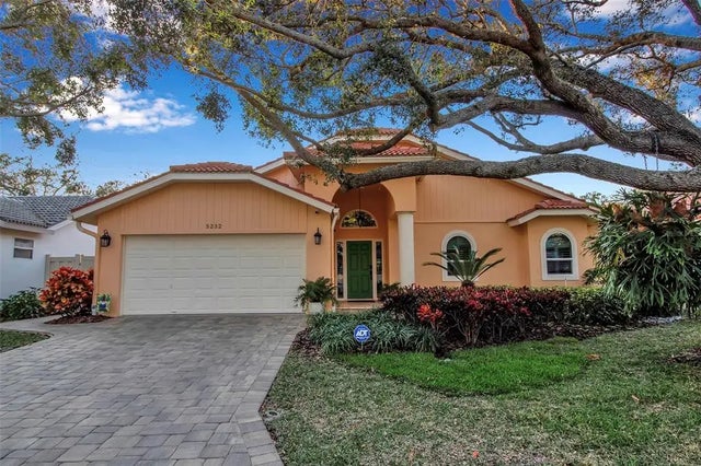 5232 White Sand Circle Ne, ST PETERSBURG