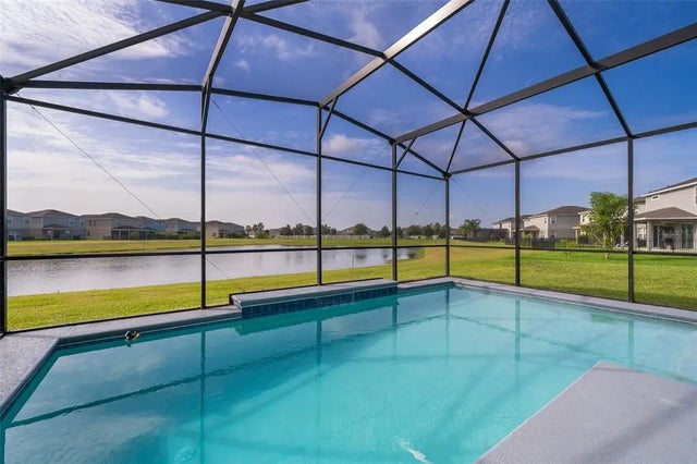 3943 Crawley Down Loop, SANFORD