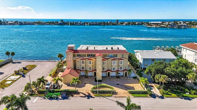 330 8th Avenue N 5, TIERRA VERDE