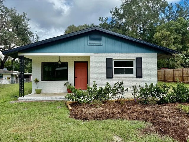 1215 W Beresford Avenue, DELAND