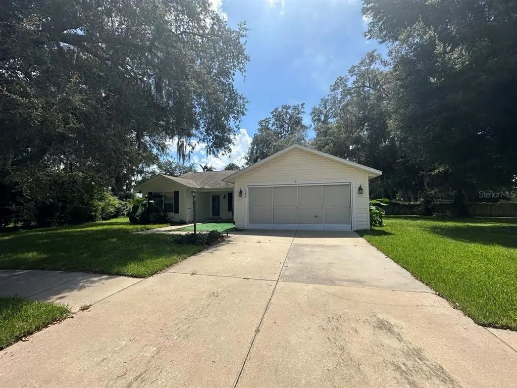 104 Cherry Blossom Lane, LADY LAKE