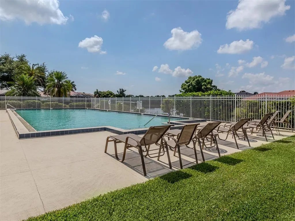 Gulf Shores Realty: 35 89e440bc3f1da5a7a5e615165a63a564 l