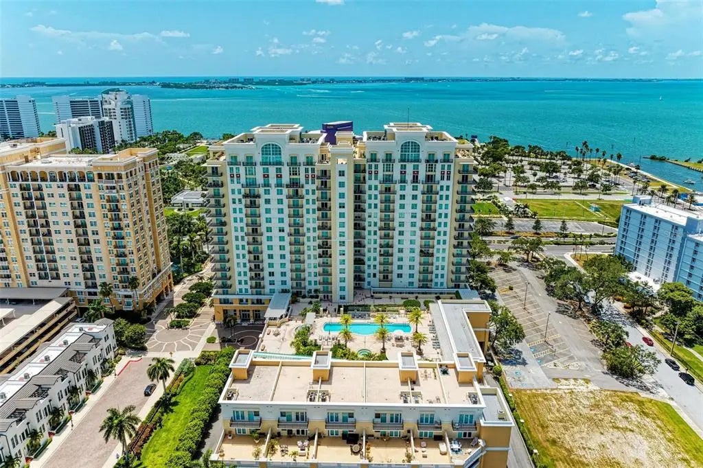 800 N Tamiami Trail 212